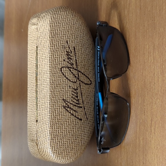 Maui Jim Accessories Maui Jim Kona Winds 7702d Gunmetal With Bluegray Poshmark